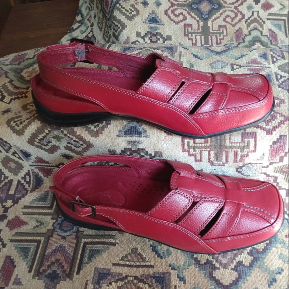 NWB Easy Street Comfort Wave Slingback Sandals w/Arch Support